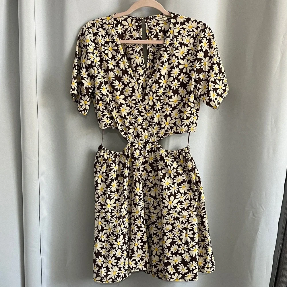 Indulge In Style Brown Daisy Floral Cut-Out Mini Dress Womens Large V-Neck Retro